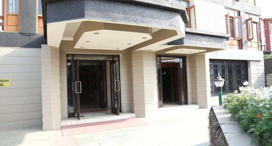 Hotel Zabarwan, Srinagar 3